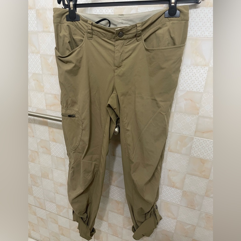 Women’s Patagonia Tan Khaki Pants 4 small snap capri